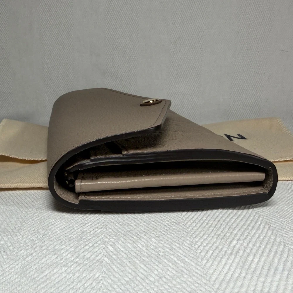 Louis Vuitton Sarah Wallet NM Tourterelle Grey Empreinte - Picture 3 of 9